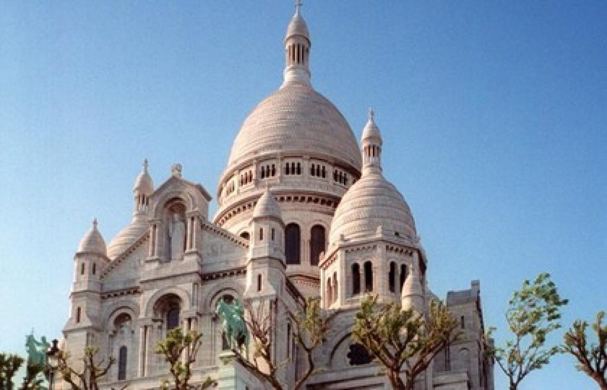 Zoom on Montmartre's Sacre Coeur Basilica | PARISCityVISION